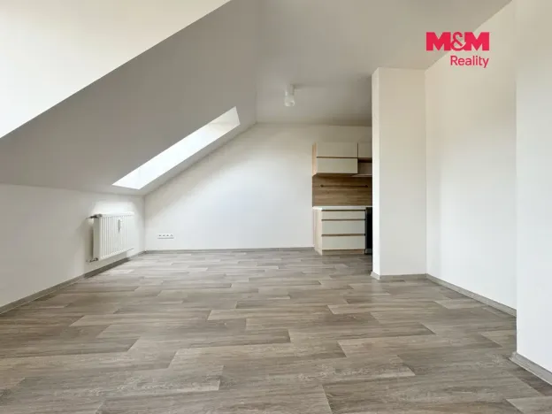 Pronájem bytu 2+kk, Bzenec, náměstí Svobody, 51 m2