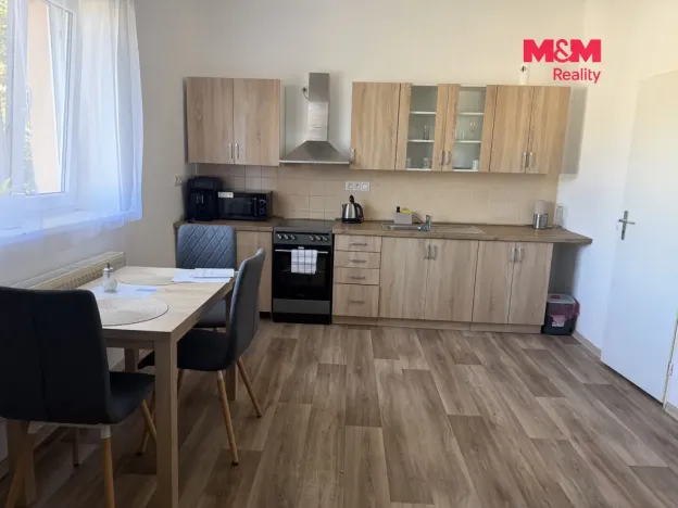 Pronájem bytu 1+1, Olomouc - Holice, Náves Svobody, 56 m2