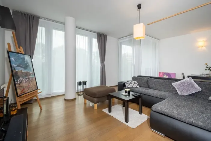 Pronájem bytu 2+kk, Praha - Prosek, Zubrnická, 60 m2