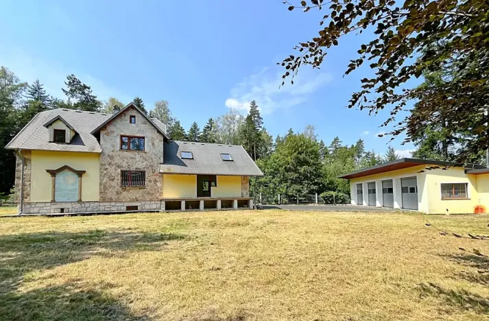 Prodej rodinného domu, Plesná, Sokolská, 200 m2