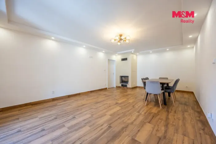 Prodej rodinného domu, Krásný Dvůr - Chrašťany, 206 m2