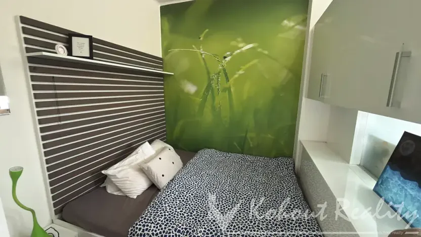 Pronájem bytu 2+kk, Praha - Vršovice, Bulharská, 31 m2