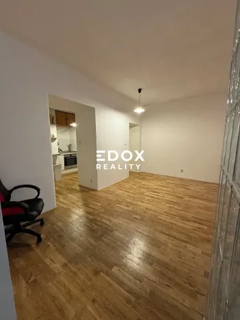 Pronájem bytu 2+1, Praha - Bubeneč, Národní obrany, 44 m2