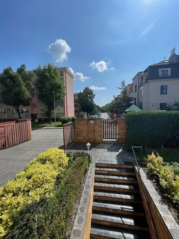 Pronájem bytu 2+kk, Praha - Záběhlice, U mlýna, 50 m2