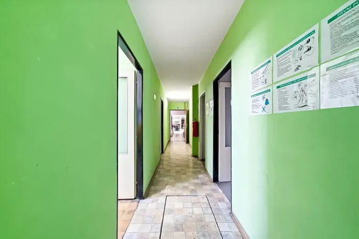 Prodej výrobních prostor, Věžky, 2200 m2
