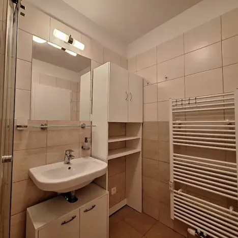 Pronájem bytu 2+1, Praha - Smíchov, Podbělohorská, 42 m2