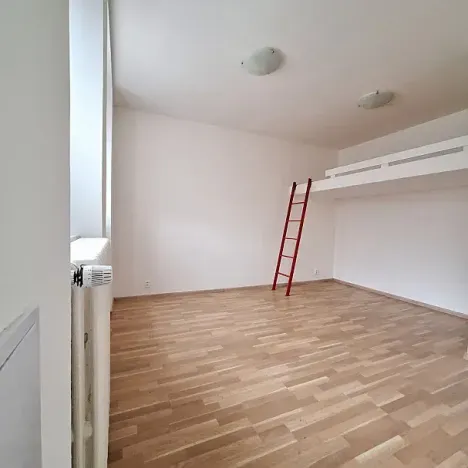 Pronájem bytu 1+kk, Praha - Strašnice, Černokostelecká, 33 m2