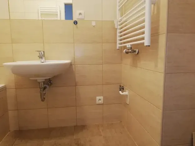 Pronájem bytu 1+1, Praha - Smíchov, Podbělohorská, 34 m2