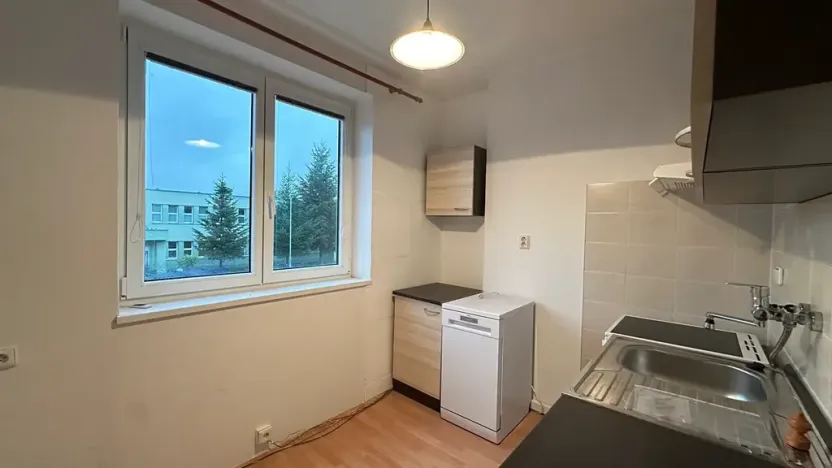 Pronájem bytu 2+1, Bánov, 55 m2