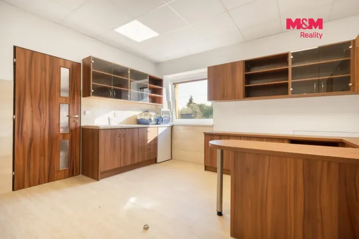 Prodej obchodního prostoru, Lázně Bohdaneč, Škroupova, 107 m2