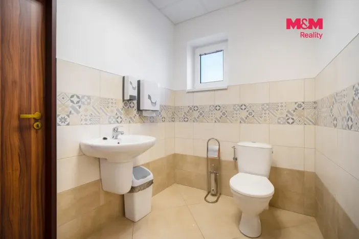 Prodej obchodního prostoru, Lázně Bohdaneč, Škroupova, 107 m2