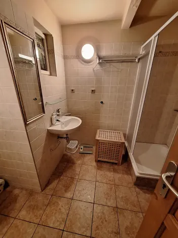 Pronájem obchodního prostoru, Praha - Vysočany, Novovysočanská, 160 m2