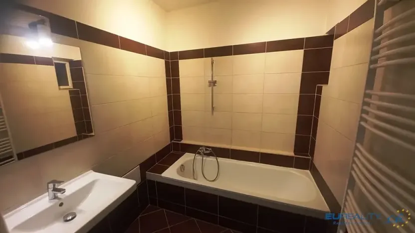 Pronájem bytu 2+1, Náchod, Komenského, 86 m2
