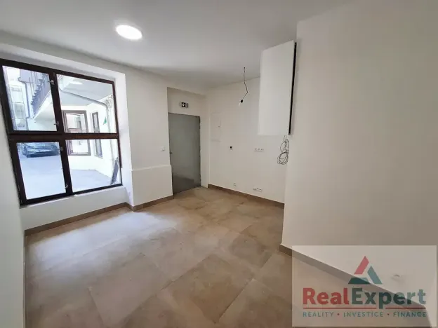 Pronájem ordinace, Praha - Vinohrady, Máchova, 70 m2