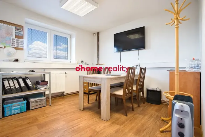 Prodej výrobních prostor, Čehovice, 1210 m2