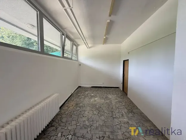 Pronájem obchodního prostoru, Orlová, U Moravy, 28 m2