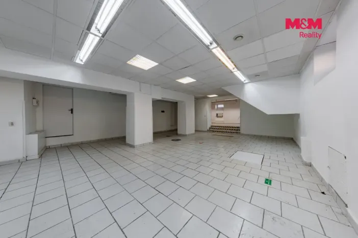 Prodej obchodního prostoru, Karlovy Vary - Drahovice, Vítězná, 147 m2