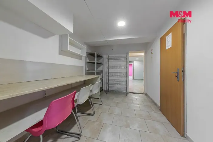 Prodej obchodního prostoru, Karlovy Vary - Drahovice, Vítězná, 147 m2