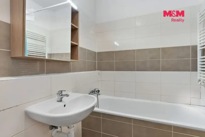 Prodej bytu 2+kk, Liberec - Liberec VI-Rochlice, Nádvorní, 48 m2