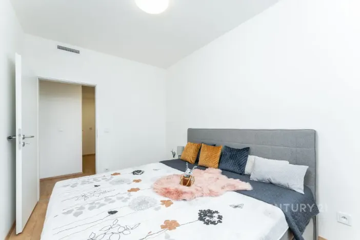 Pronájem bytu 2+kk, Praha, 45 m2