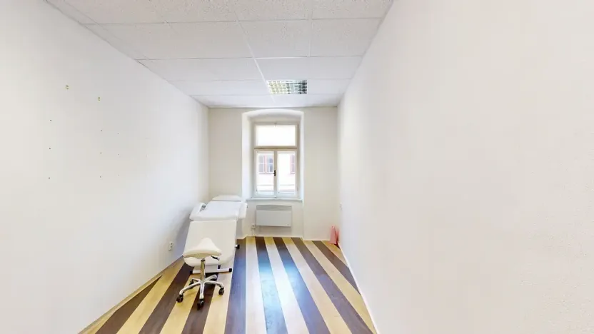 Prodej obchodního prostoru, Třebíč - Vnitřní Město, Hasskova, 400 m2