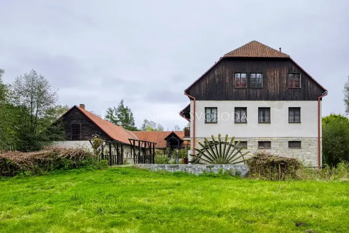 Prodej ubytování, Červená Lhota, 1220 m2