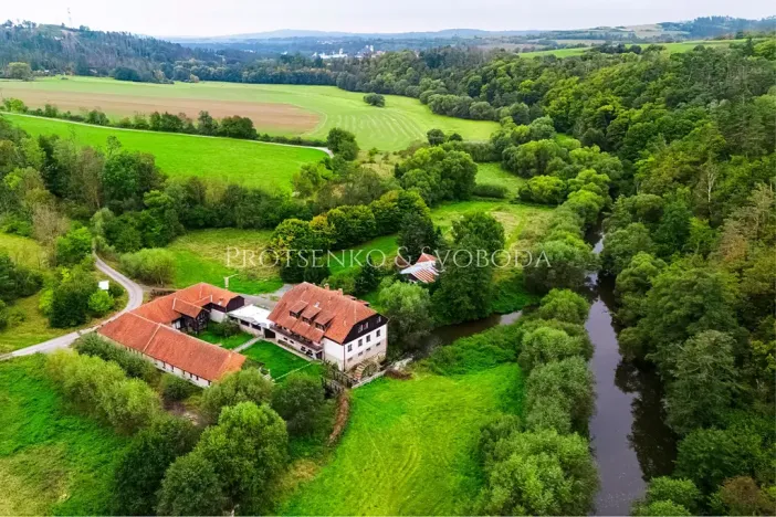 Prodej ubytování, Červená Lhota, 1220 m2