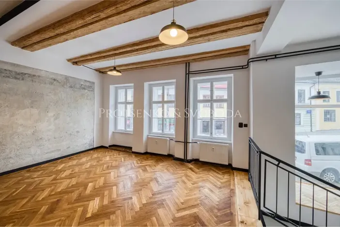 Pronájem kanceláře, Třebíč, Hasskova, 127 m2