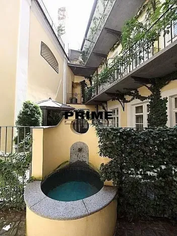 Pronájem bytu 4+1, Praha - Malá Strana, Vlašská, 170 m2