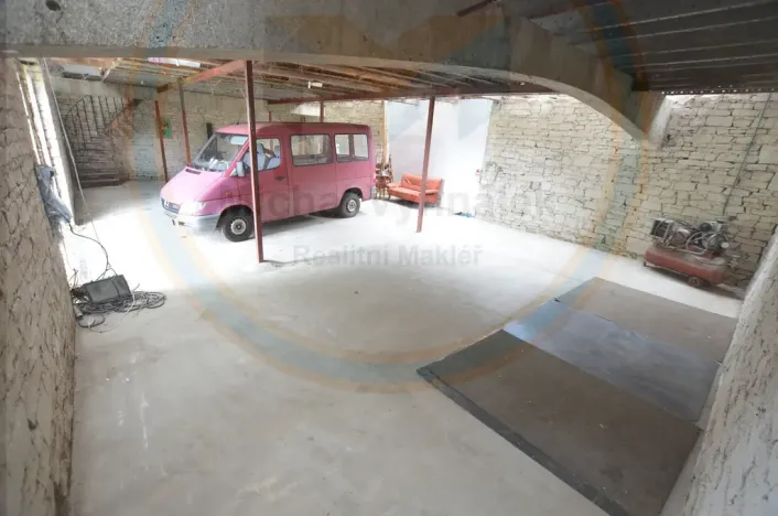 Pronájem komerční, Hrobce, 130 m2