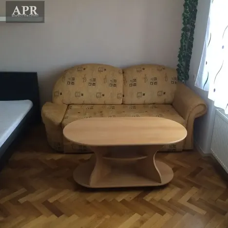 Pronájem bytu 1+1, Uherský Brod, Komenského, 38 m2