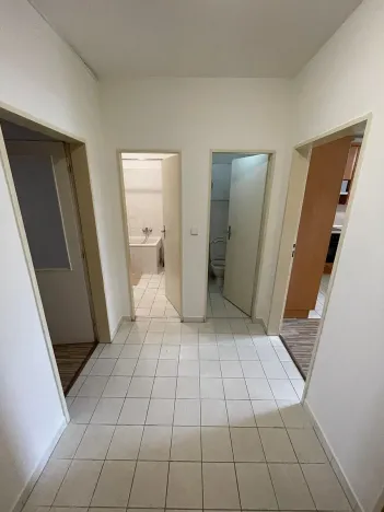 Pronájem bytu 2+kk, Praha - Lysolaje, Sídlištní, 64 m2
