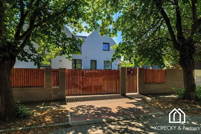 Prodej rodinného domu, Praha - Běchovice, Pplk. Nováčka, 139 m2