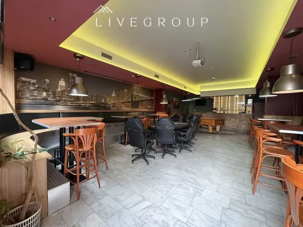 Pronájem restaurace, Brno, Makovského náměstí, 117 m2