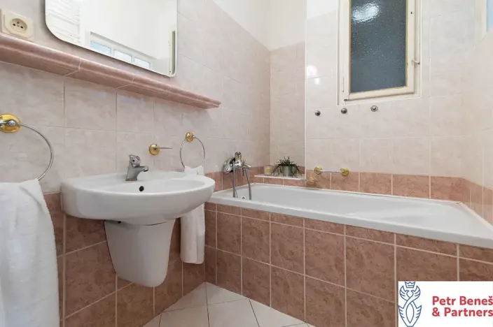 Pronájem bytu 3+1, Rakovník, Husovo náměstí, 95 m2