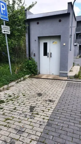 Pronájem obchodního prostoru, Milevsko, Husovo nám., 400 m2