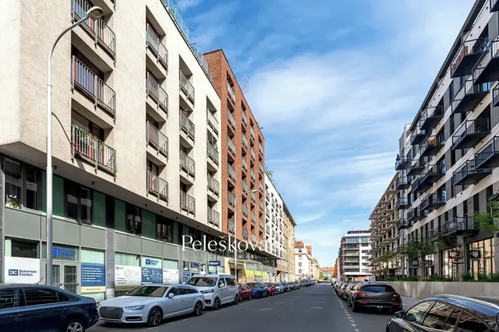 Prodej bytu 2+kk, Praha - Holešovice, Na Maninách, 52 m2
