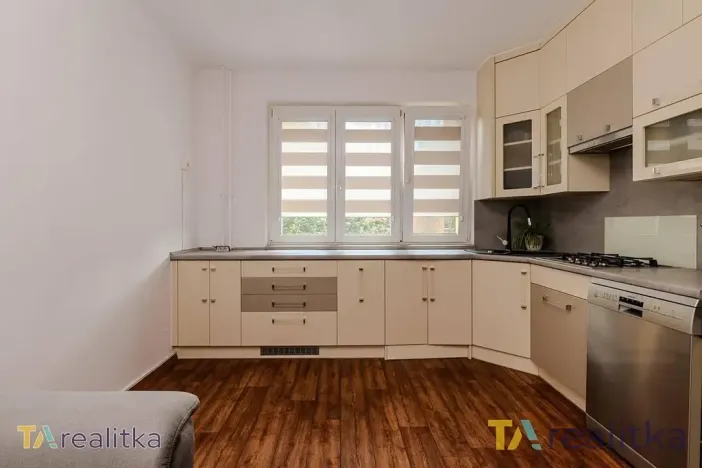 Prodej bytu 2+1, Karviná, Haškova, 54 m2