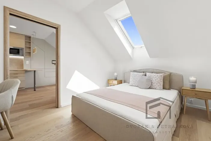 Pronájem bytu 2+kk, Praha - Nusle, U křížku, 36 m2