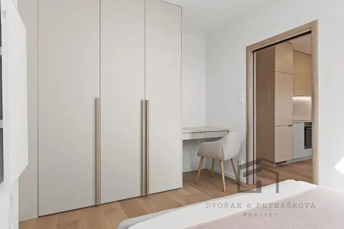 Pronájem bytu 2+kk, Praha - Nusle, U křížku, 36 m2