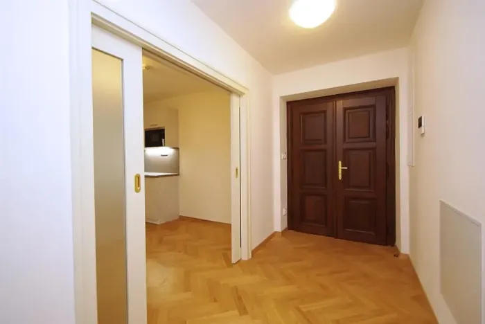Pronájem bytu 2+kk, Praha - Staré Město, Kozí, 38 m2