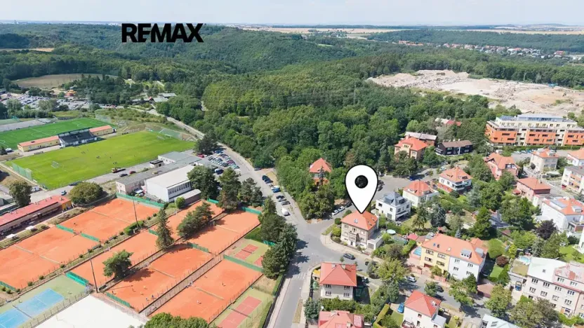 Prodej vícegeneračního domu, Praha - Vokovice, Půlkruhová, 385 m2