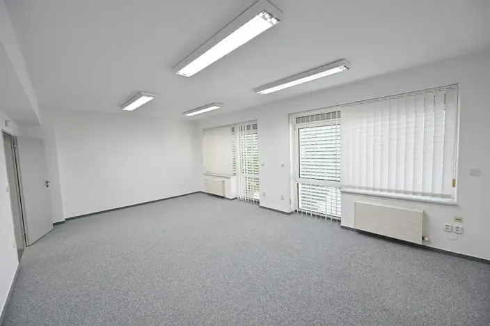 Pronájem kanceláře, Praha - Prosek, Litvínovská, 31 m2