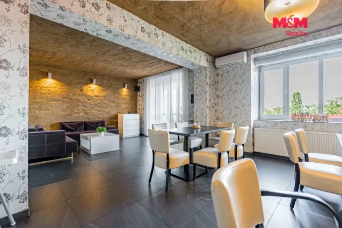 Prodej činžovního domu, Brušperk, náměstí J. A. Komenského, 350 m2