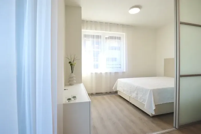 Pronájem bytu 3+kk, Praha, Výstavní, 72 m2
