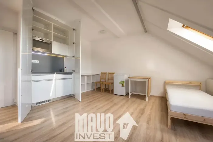 Pronájem atypického bytu, Praha - Smíchov, Hořejší nábřeží, 56 m2