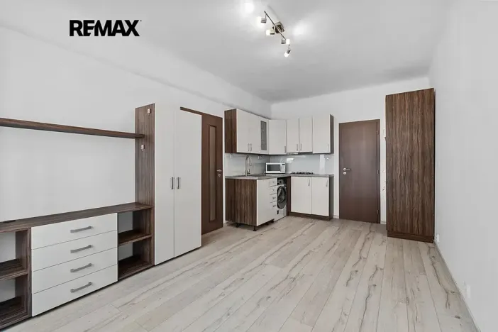 Pronájem bytu 2+kk, Plzeň, Koterovská, 36 m2