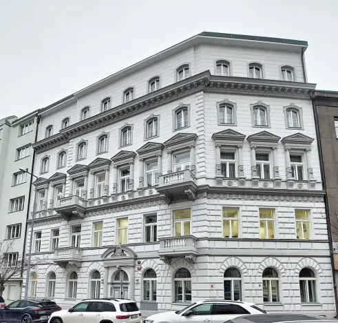 Pronájem kanceláře, Praha - Vinohrady, Uruguayská, 234 m2