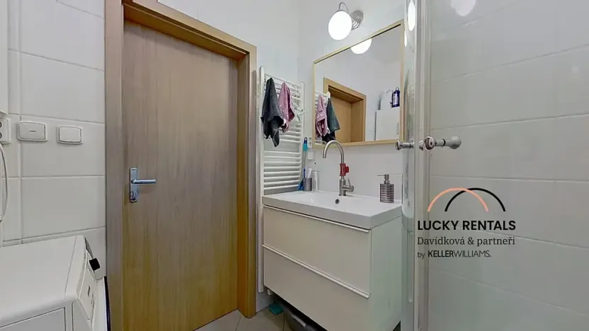 Pronájem bytu 1+kk, Praha - Vysočany, Jana Přibíka, 29 m2