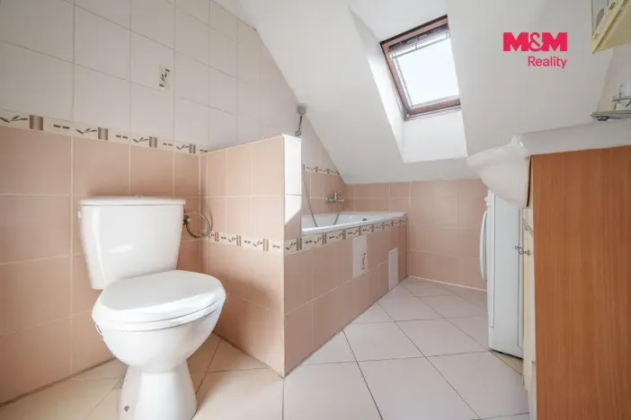 Prodej bytu 2+kk, Karlovy Vary - Stará Role, Jabloňová, 50 m2